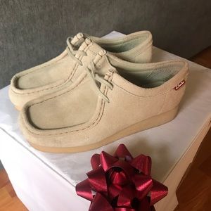 Clark’s NWOT tan women’s size 7